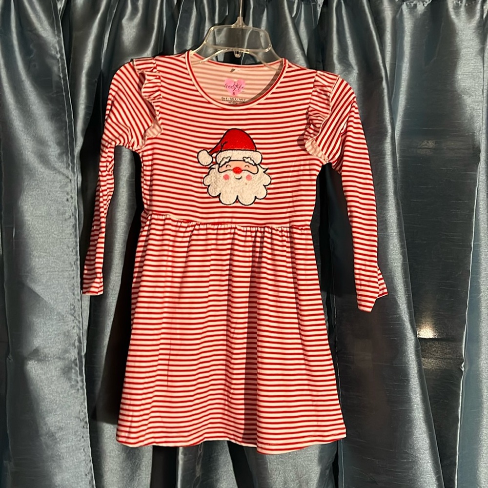 Freestyle. Size 6. Santa dress. Long sleeve. G208